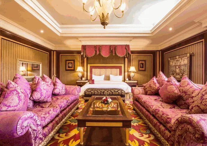 PRESIDENTAIL SUITE 